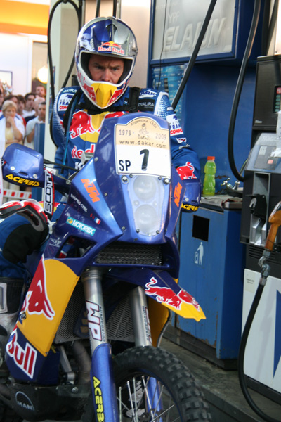 100 Stage 14 Cyril Despres No 1 at the fuel station in Bell Ville IMG_8635.jpg